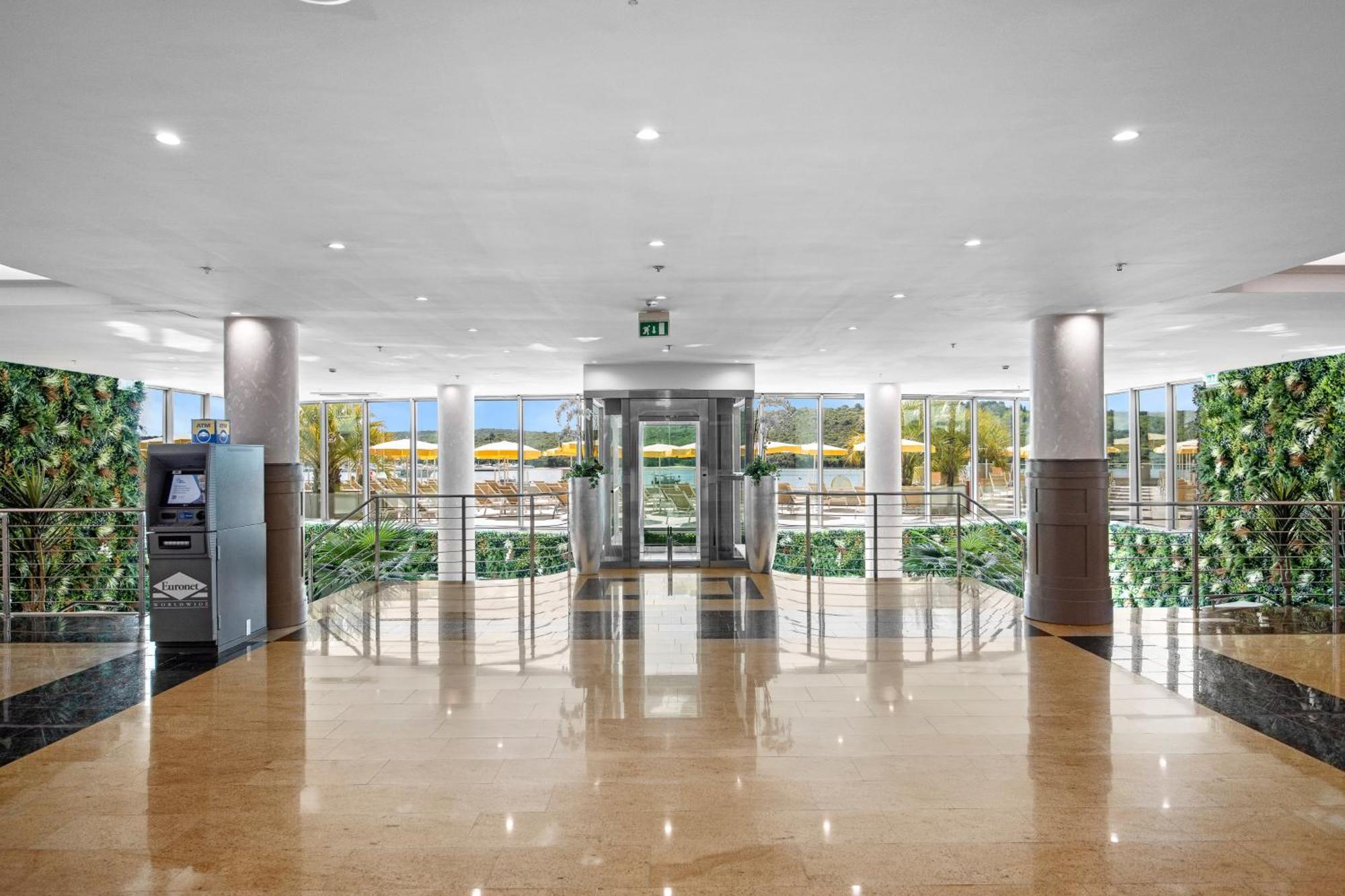 Family Resort Del Mar Banjole Exterior photo