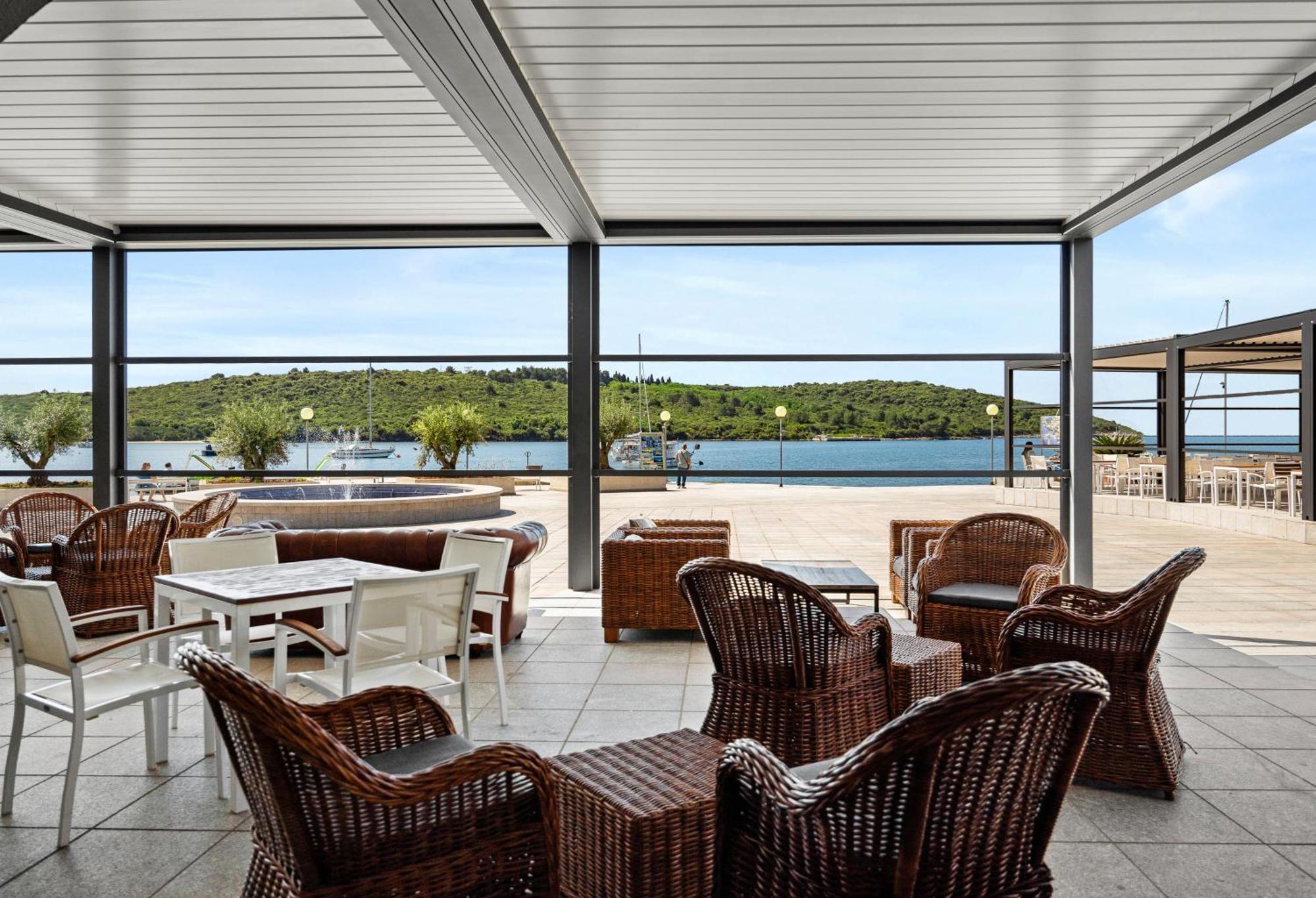 Family Resort Del Mar Banjole Exterior photo